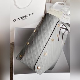 Givenchy Сумка Сумка из телячьей кожи с тиснением Вся сумка изго