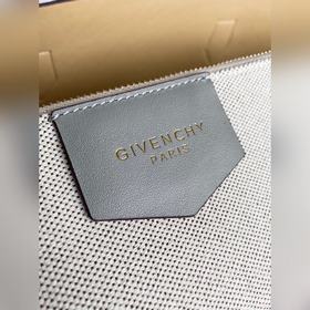 Givenchy Сумка Сумка из телячьей кожи с тиснением Вся сумка изго