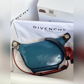 Новая модель «ID поясная сумка» от Givenchy. Сочетает в себе прос