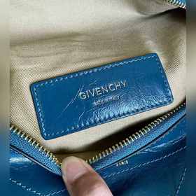 Новая модель «ID поясная сумка» от Givenchy. Сочетает в себе прос