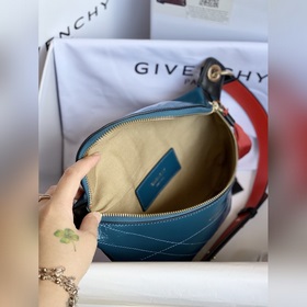 Новая модель «ID поясная сумка» от Givenchy. Сочетает в себе прос