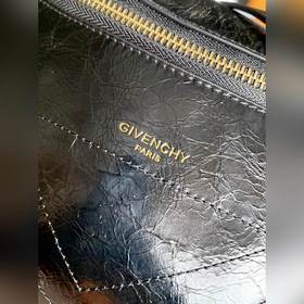 Givenchy  Новинка весны-лета «ID поясная сумка». Сочетает в себ