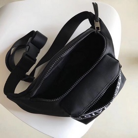 Givenchy Поясная сумка/нагрудная сумка, маленькая (размер： 33x9x