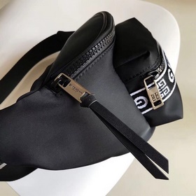 Givenchy Поясная сумка/нагрудная сумка, маленькая (размер： 33x9x