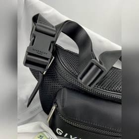 Givenchy Поясная сумка/нагрудная сумка, маленькая (размер： 33x9x