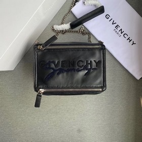 Givenchy Сумка с застежкой-молнией, кожа высшего качества, объем