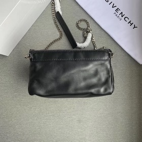 Givenchy Сумка с застежкой-молнией, кожа высшего качества, объем