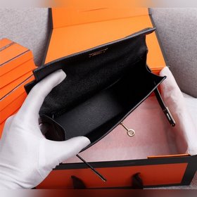 Hermes Kelly Mini Generation с обновленным оттиском ладони, подли