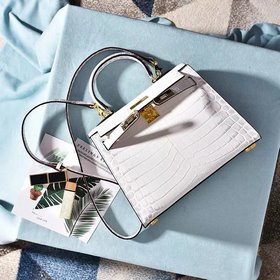 Hermès Сумка с крокодиловым узором и золотой застежкой из кожи бы