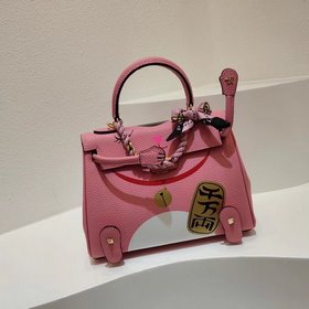 Hermès Constance Кошка-талисман. Это лето вы будете в центре вним
