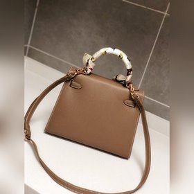Hermès Kelly 25 см, 28 см, кожа с отпечатками ладоней, золотая з