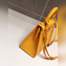 Hermès Kelly 25 см, 28 см, кожа с отпечатками ладоней, золотая з