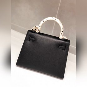 Hermès Kelly 25 см, 28 см, кожа с отпечатками ладоней, золотая з