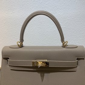 Hermès Сумка Kelly из мягкой телячьей кожи с зернистой текстурой