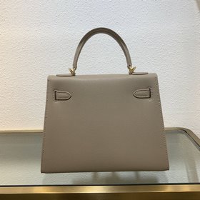 Hermès Сумка Kelly из мягкой телячьей кожи с зернистой текстурой