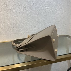 Hermès Сумка Kelly из мягкой телячьей кожи с зернистой текстурой