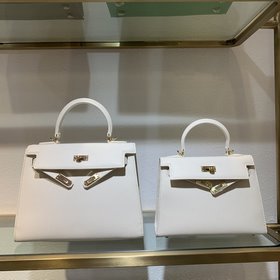 Hermès Сумка Kelly из мягкой телячьей кожи с зернистой текстурой