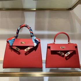 Hermès Сумка Kelly из мягкой телячьей кожи с зернистой текстурой