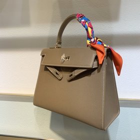 Hermès Сумка Kelly из мягкой телячьей кожи с зернистой текстурой