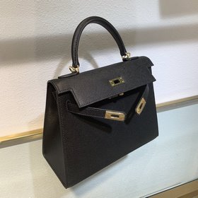 Hermès Сумка Kelly из гладкой телячьей кожи с мелким зерном. Сум