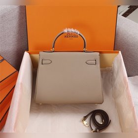 Hermès {Слоновая кость с золотой застежкой} Сумка Kelly Princess