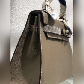 Hermès Вечная классика. Сумка Kelly легко сочетается с любой одеж