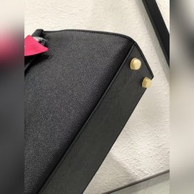 Hermès Вечная классика. Сумка Kelly легко сочетается с любой одеж
