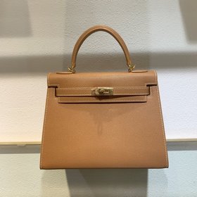 Hermès Сумка Kelly из телячьей кожи с зернистой текстурой. Сумка 