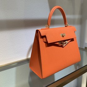 Hermès Сумка Kelly из телячьей кожи с зернистой текстурой. Сумка 