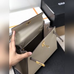 Hermès Kelly Молочный белый/слоновой кости Первый слой кожи, мяг