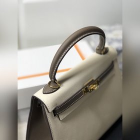 Hermès Kelly Молочный белый/слоновой кости Первый слой кожи, мяг