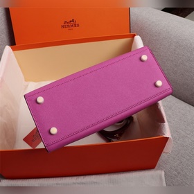 Hermès Сумка Kelly Одна из классических моделей. Женская сумка и