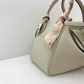 Hermès Lindy — это сдержанная, но не лишенная индивидуальности с