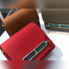 Hermès Размер： 18 см. Сумка в форме свиного носа всем хорошо изв