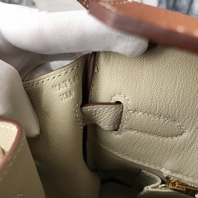 Hermès Появились модели в комбинированных цветах. Birkin из теляч