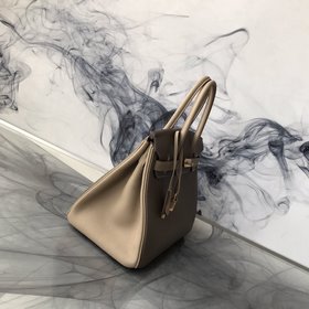 Hermès Появились модели в комбинированных цветах. Birkin из теля