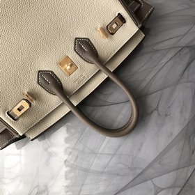 Hermès Появились модели в комбинированных цветах. Birkin из теляч