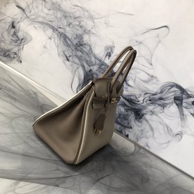 Hermès Появились модели в комбинированных цветах. Birkin из теляч