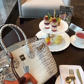Hermès Платиновый крокодил ~ Серый Артикул： 0209618800 (25 см) Ар