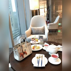 Hermès Платиновый крокодил ~ Серый Артикул： 0209618800 (25 см) Ар
