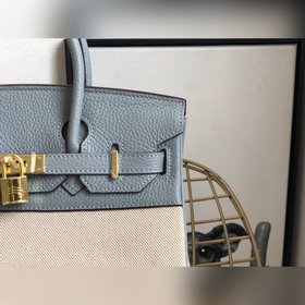 Hermès Сумка Hermès из платинового канваса с кожаными деталями 