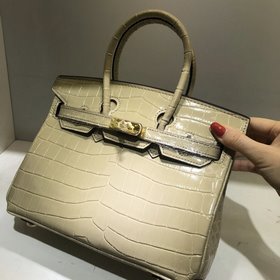 Hermès С узором крокодила, любимая сумка знаменитостей, достойна