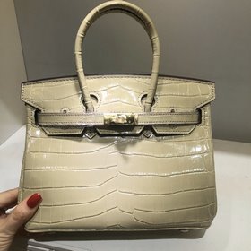 Hermès С узором крокодила, любимая сумка знаменитостей, достойна
