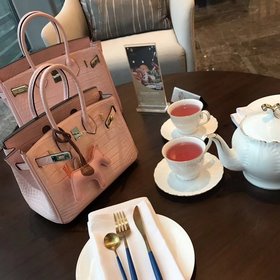 Hermès Платиновый крокодил ~ Розовый Артикул： 0209618800 (25 см)