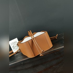 Luo Yiwai Артикул： 3046S Вышивка коричневого цвета Я просто обо