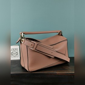 Loewe Новые цвета 29 см Геометрическая сумка среднего размера Но