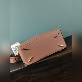 Loewe Новые цвета 29 см Геометрическая сумка среднего размера Но