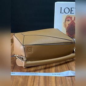 Luo Yiwai Маленькая сумка Miller Lychee Caramel с рисунком личи 