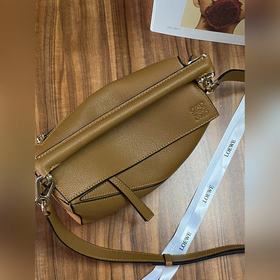 Luo Yiwai Маленькая сумка Miller Lychee Caramel с рисунком личи 
