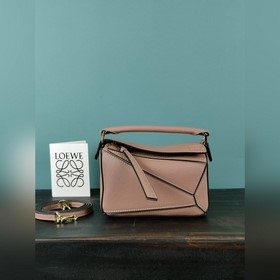 Сумка через плечо Loewe Сумка практически не весит, очень практич